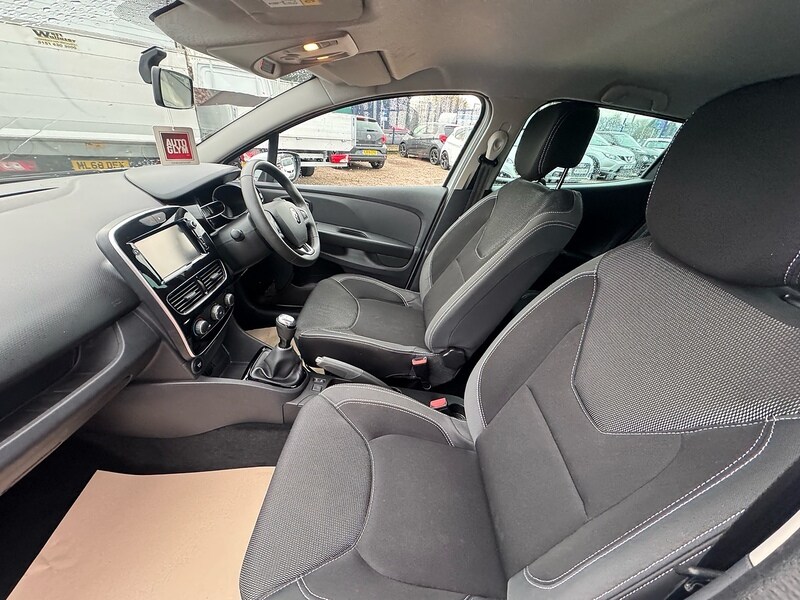 Used Renault Clio 2018 for sale - 76863551: Photo 27