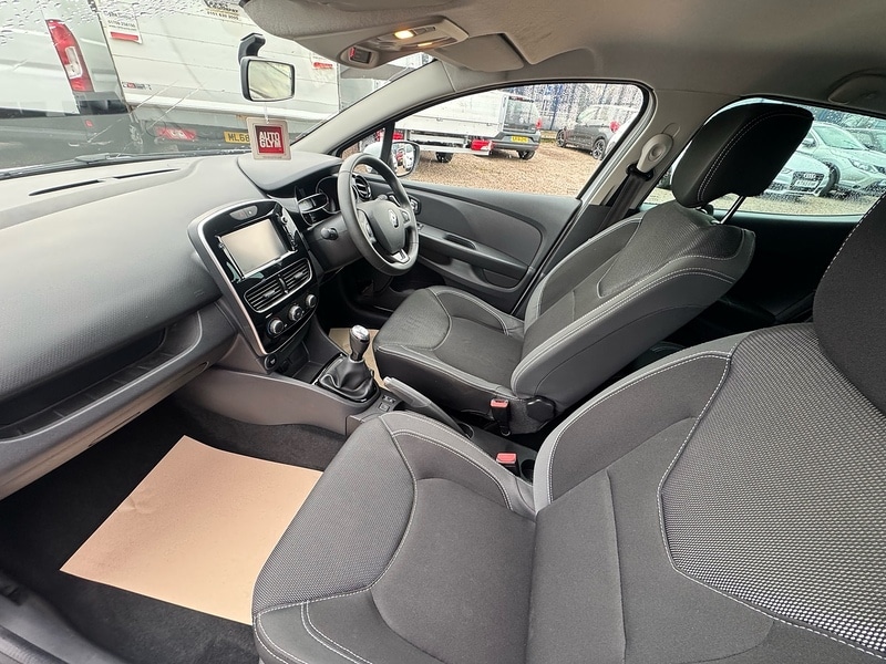 Used Renault Clio 2018 for sale - 76863551: Photo 29