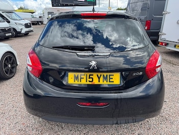 Used Peugeot 208 2015 for sale - 78931606: Photo