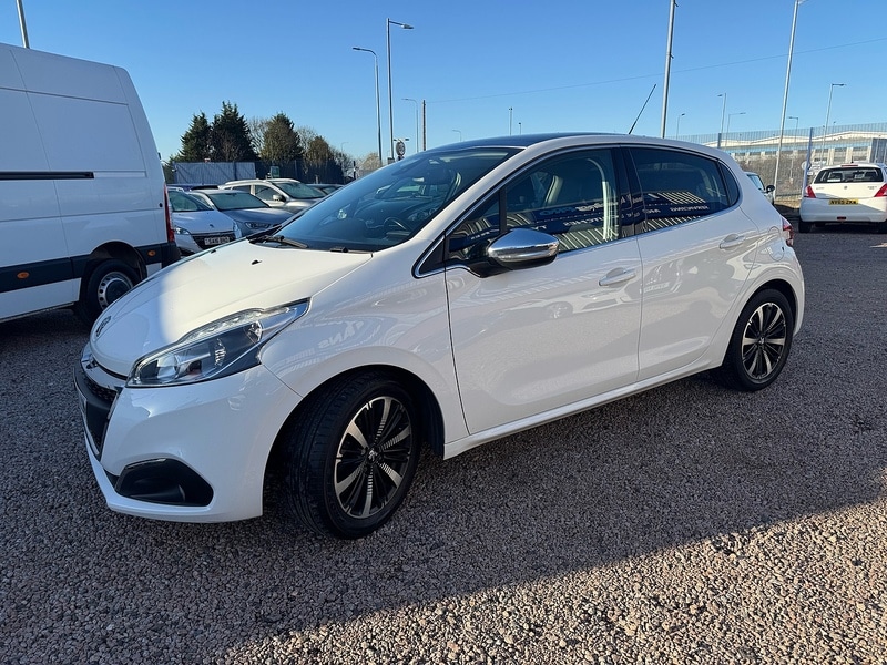 Used Peugeot 208 2018 for sale - 76626871: Photo 11