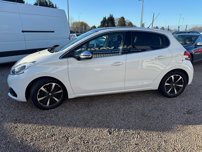 Used Peugeot 208 2018 for sale - 76626871: Photo 12