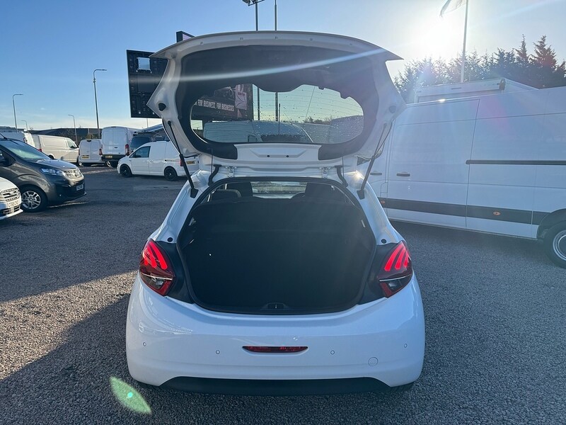 Used Peugeot 208 2018 for sale - 76626871: Photo 17