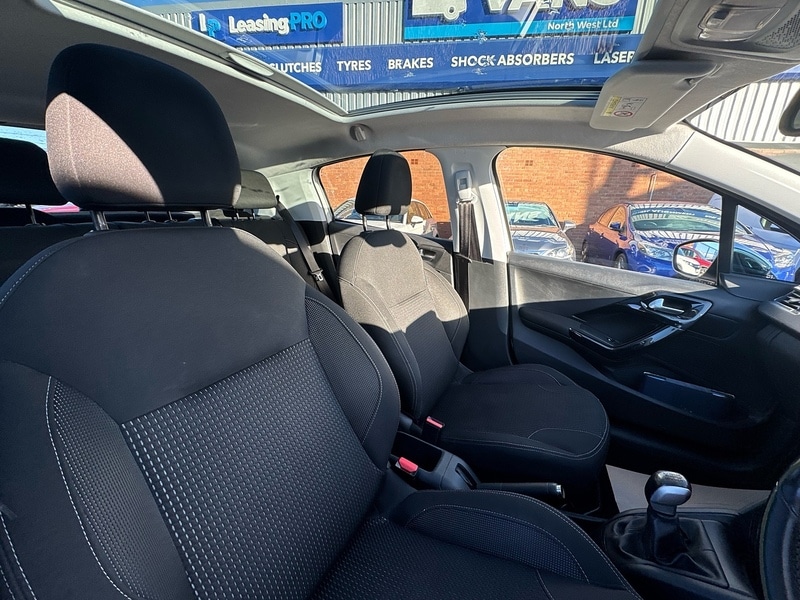 Used Peugeot 208 2018 for sale - 76626871: Photo 31