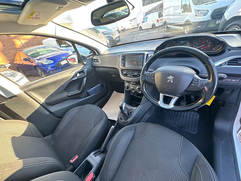 Used Peugeot 208 2018 for sale - 76626871: Photo 35