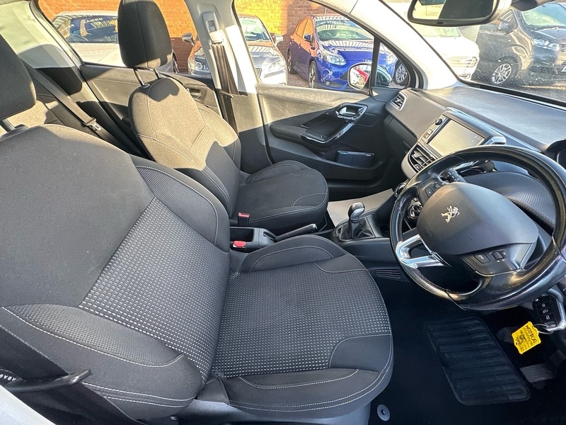 Used Peugeot 208 2018 for sale - 76626871: Photo 36