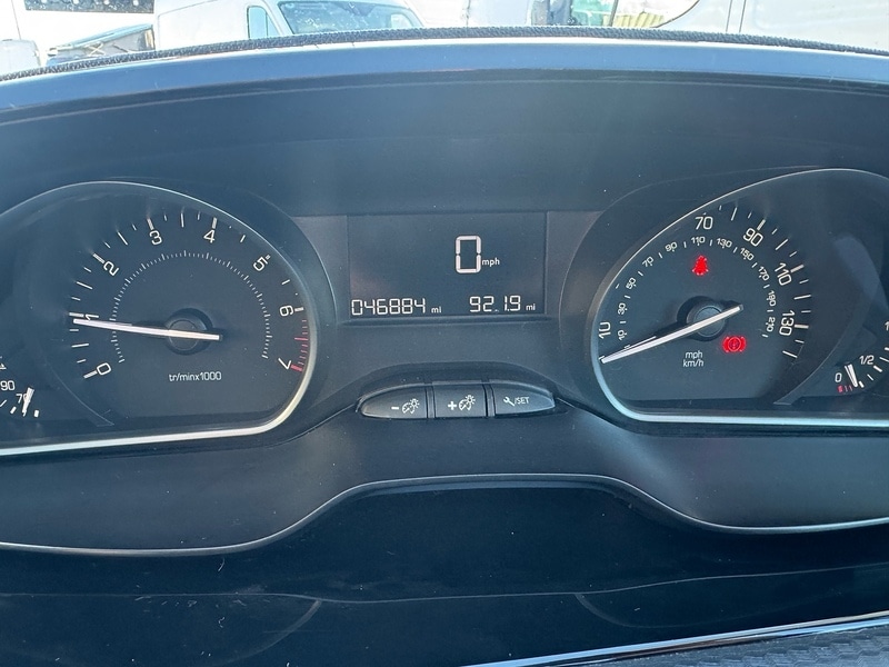 Used Peugeot 208 2018 for sale - 76626871: Photo 39