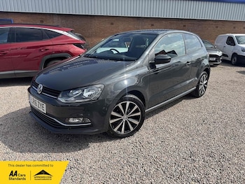 Used Volkswagen Polo 2016 for sale - 75537665: Photo