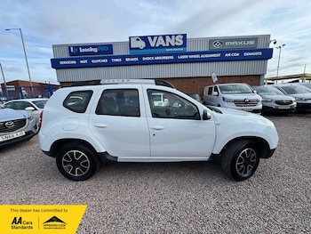 Used Dacia Duster 2018 for sale - 79526348: Photo