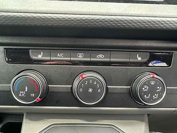 Used Volkswagen Transporter 2022 for sale - 73713923: Photo 44