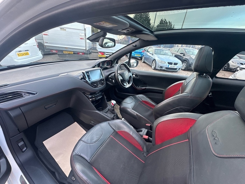 Used Peugeot 208 2016 for sale - 76626870: Photo 16