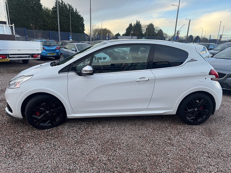 Used Peugeot 208 2016 for sale - 76626870: Photo 9