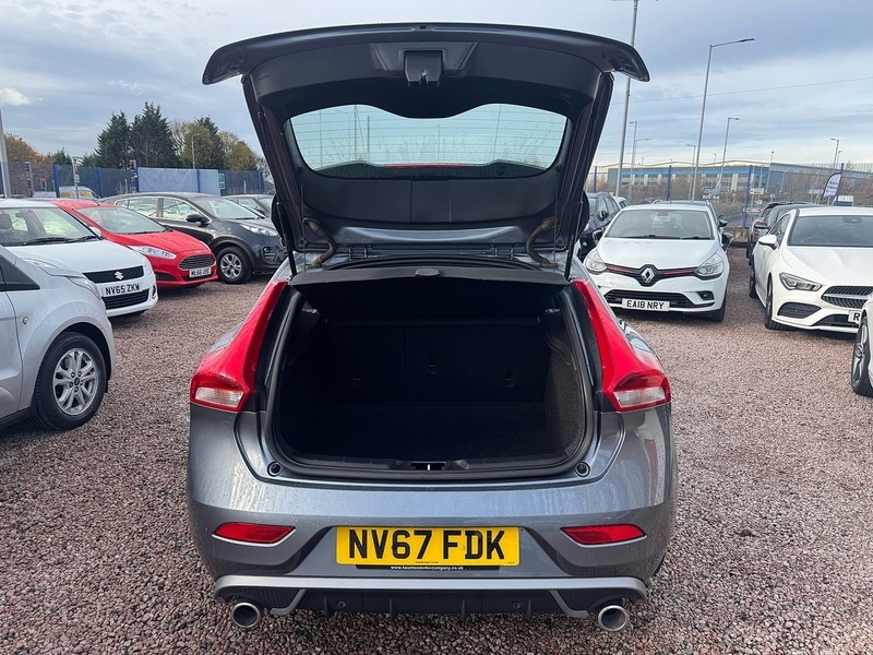 Used Volvo V40 2018 for sale - 76536273: Photo 13