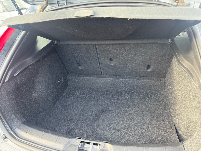 Used Volvo V40 2018 for sale - 76536273: Photo 15