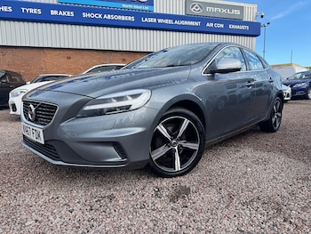Used Volvo V40 2018 for sale - 76536273: Photo