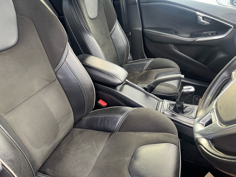 Used Volvo V40 2018 for sale - 76536273: Photo 26