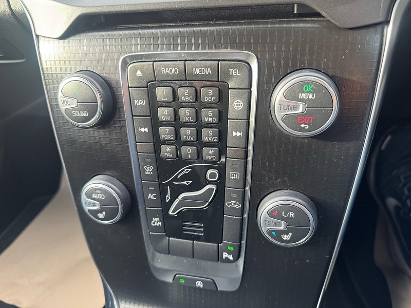 Used Volvo V40 2018 for sale - 76536273: Photo 30