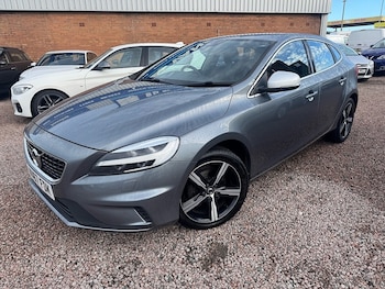 Used Volvo V40 2018 for sale - 76536273: Photo