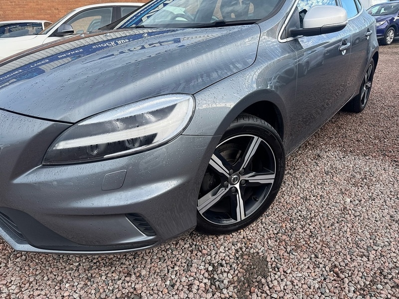 Used Volvo V40 2018 for sale - 76536273: Photo 4