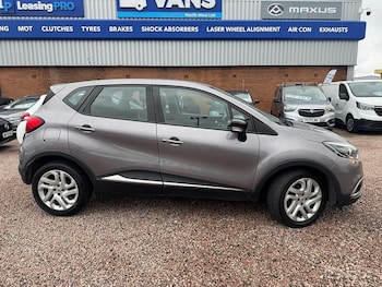 Used Renault Captur 2017 for sale - 77547794: Photo