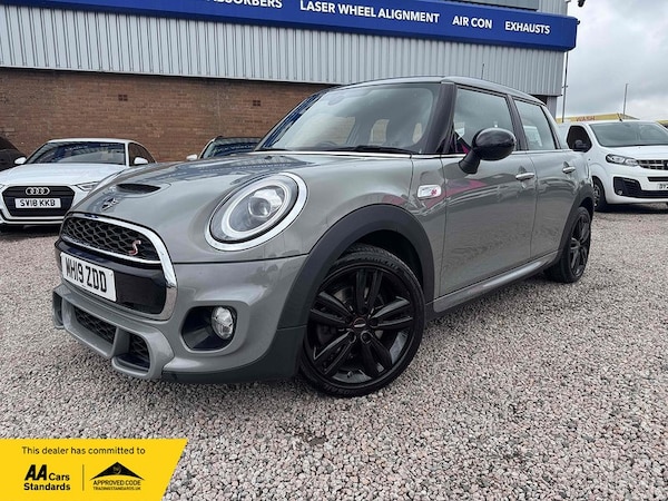 Used MINI Hatch 2019 for sale - 75392682: Photo 2