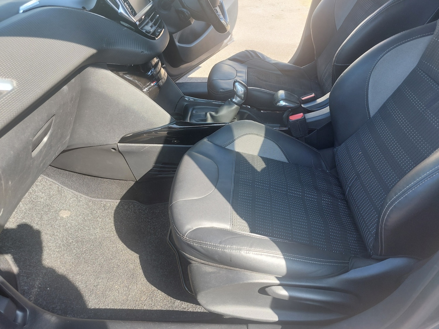 Used Peugeot 2008 2015 for sale - 77947387: Photo 14