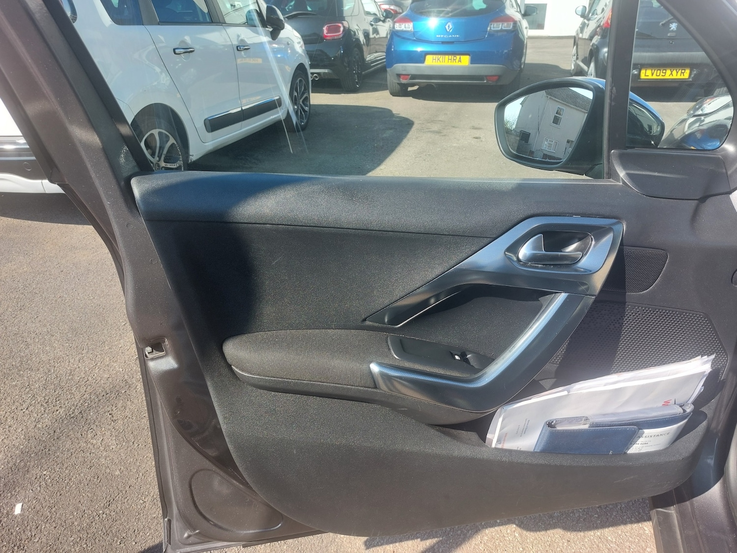 Used Peugeot 2008 2015 for sale - 77947387: Photo 16