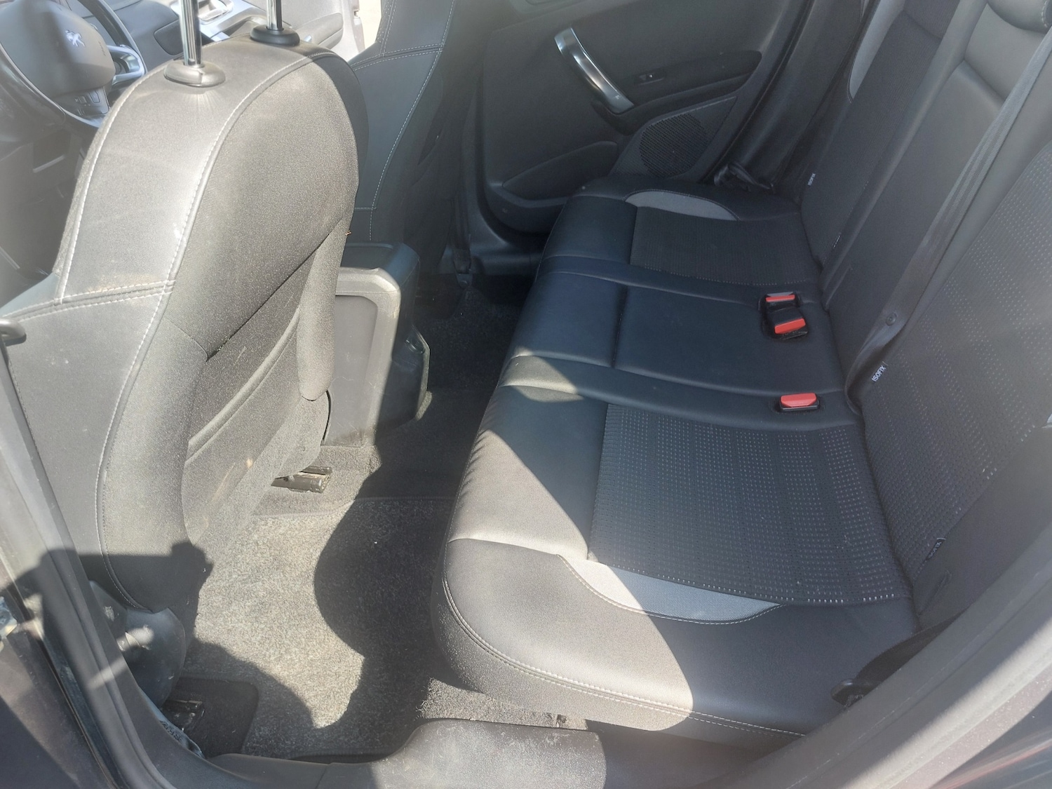 Used Peugeot 2008 2015 for sale - 77947387: Photo 17