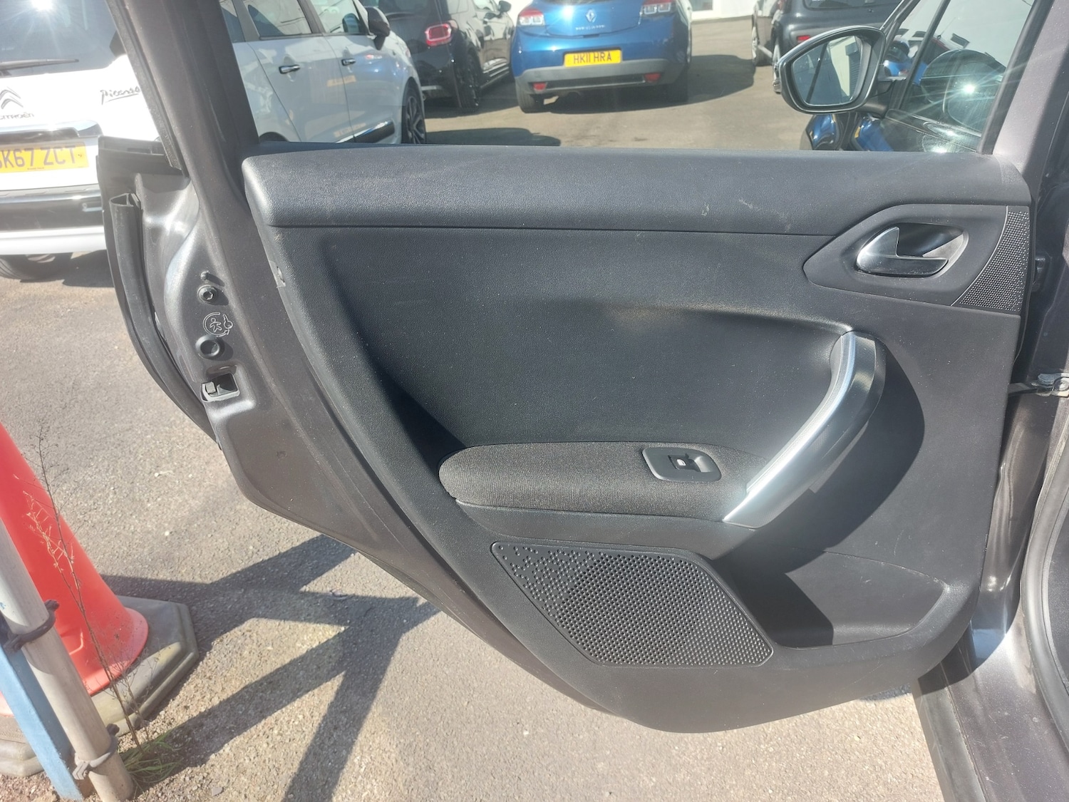 Used Peugeot 2008 2015 for sale - 77947387: Photo 18