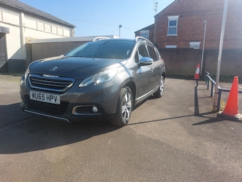 Used Peugeot 2008 2015 for sale - 77947387: Photo