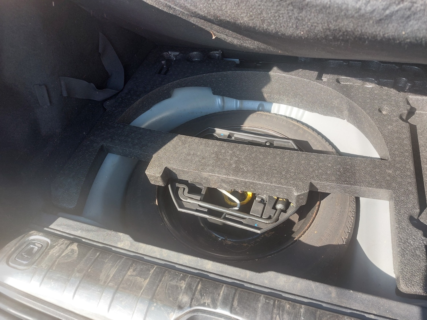 Used Peugeot 2008 2015 for sale - 77947387: Photo 20