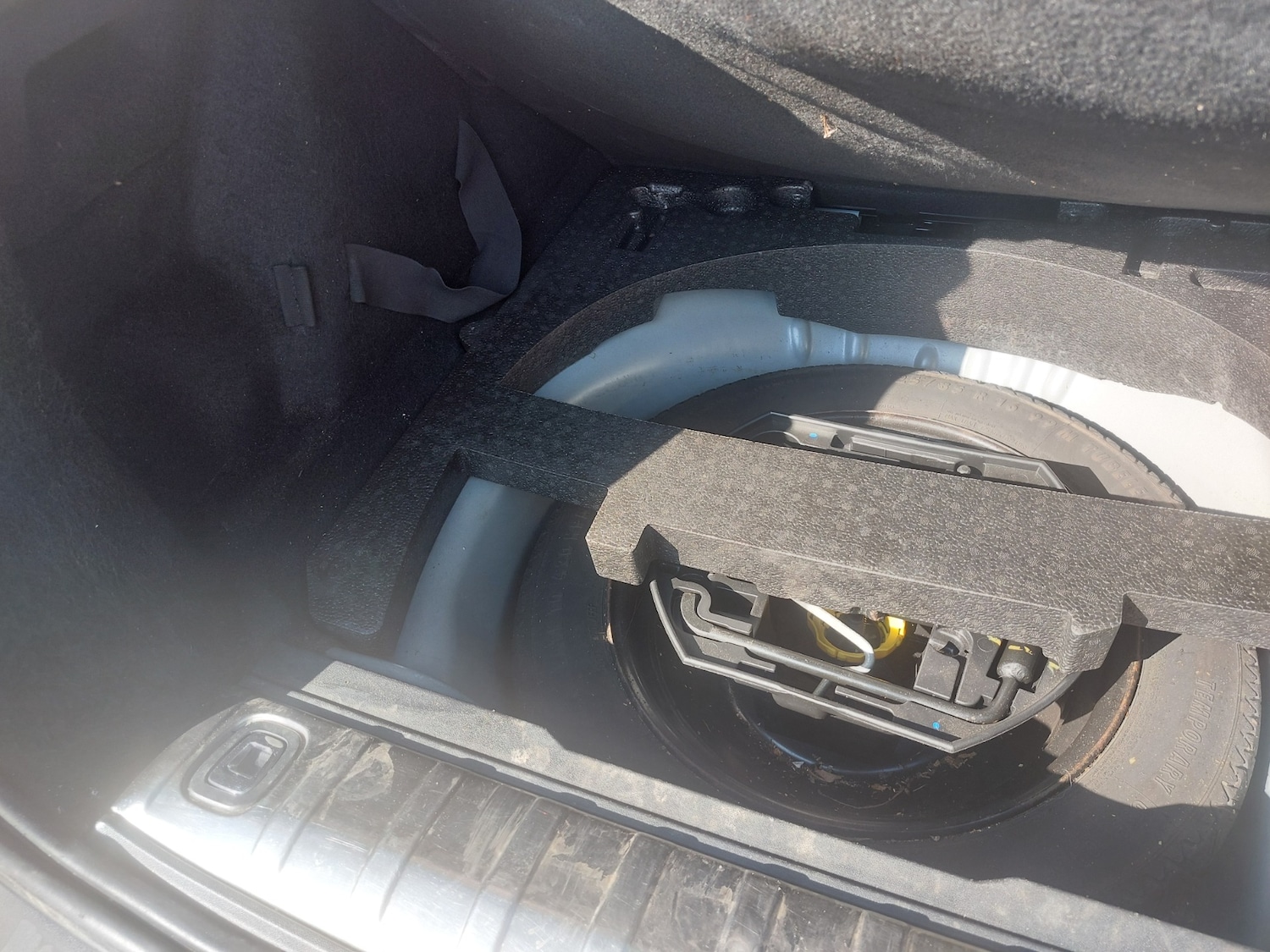 Used Peugeot 2008 2015 for sale - 77947387: Photo 22