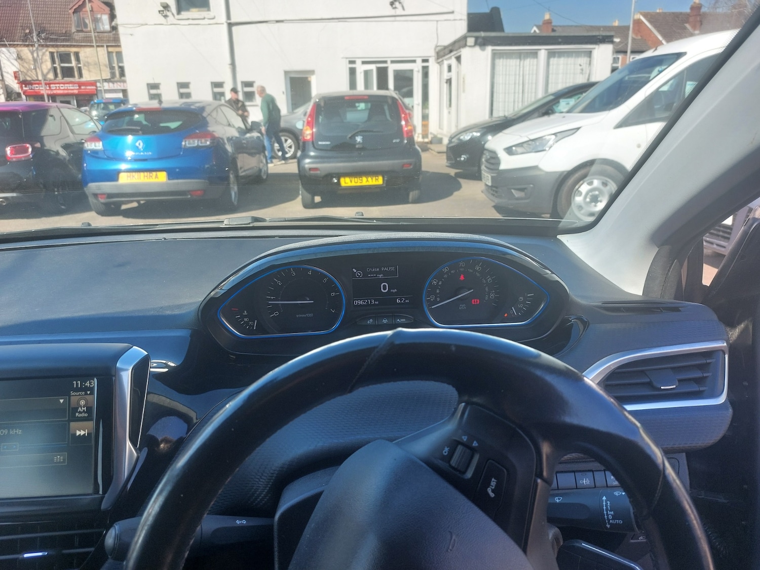 Used Peugeot 2008 2015 for sale - 77947387: Photo 26