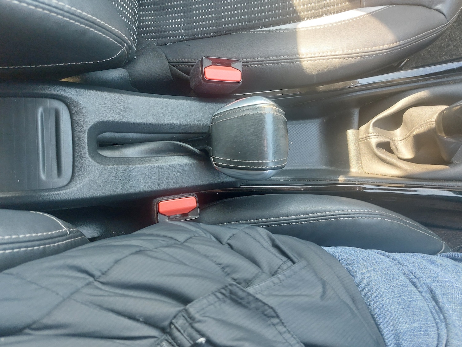 Used Peugeot 2008 2015 for sale - 77947387: Photo 27