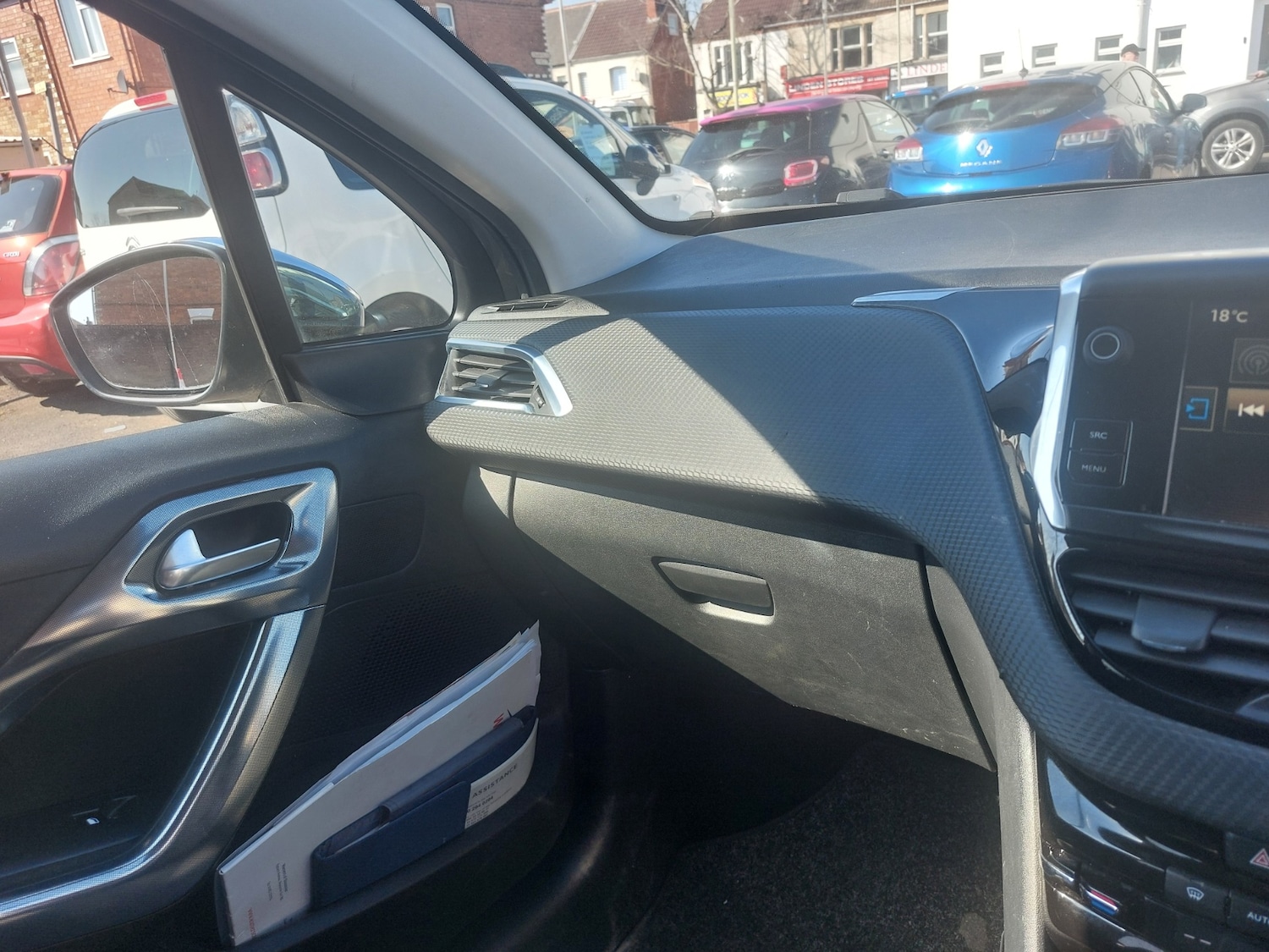 Used Peugeot 2008 2015 for sale - 77947387: Photo 28