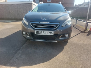 Used Peugeot 2008 2015 for sale - 77947387: Photo