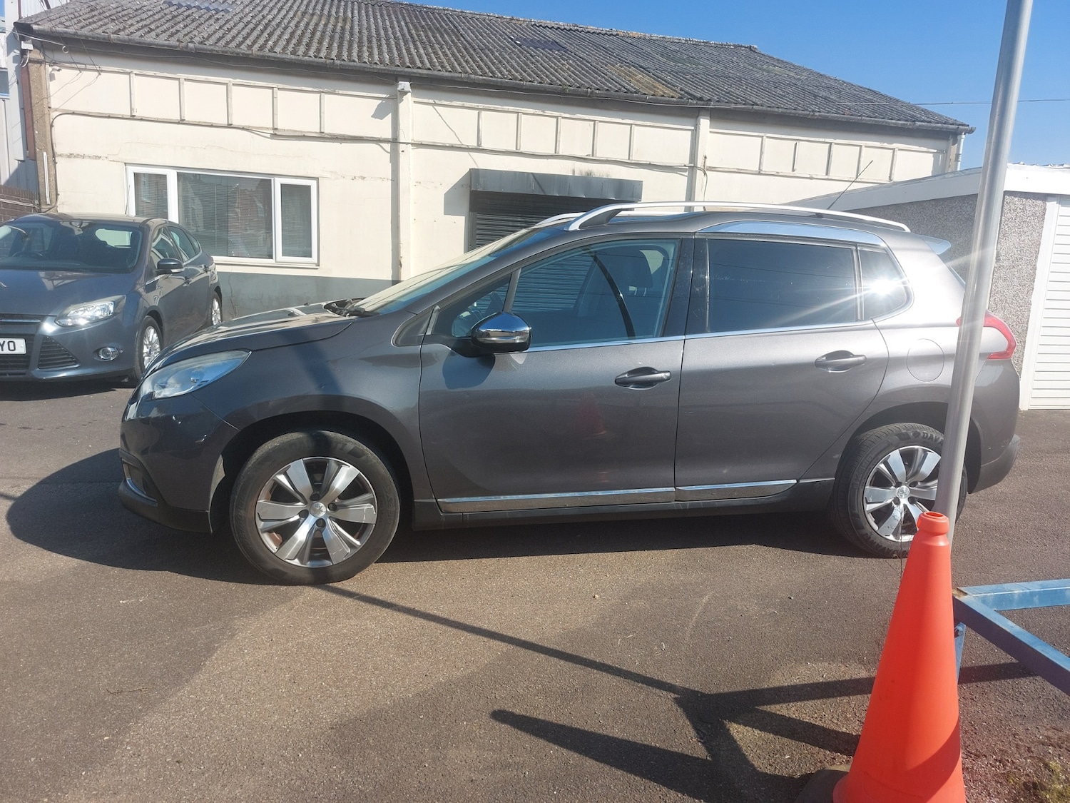 Used Peugeot 2008 2015 for sale - 77947387: Photo 4