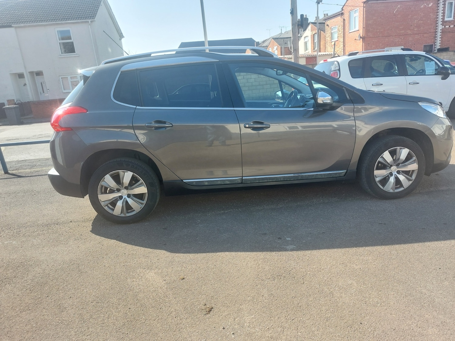 Used Peugeot 2008 2015 for sale - 77947387: Photo 6