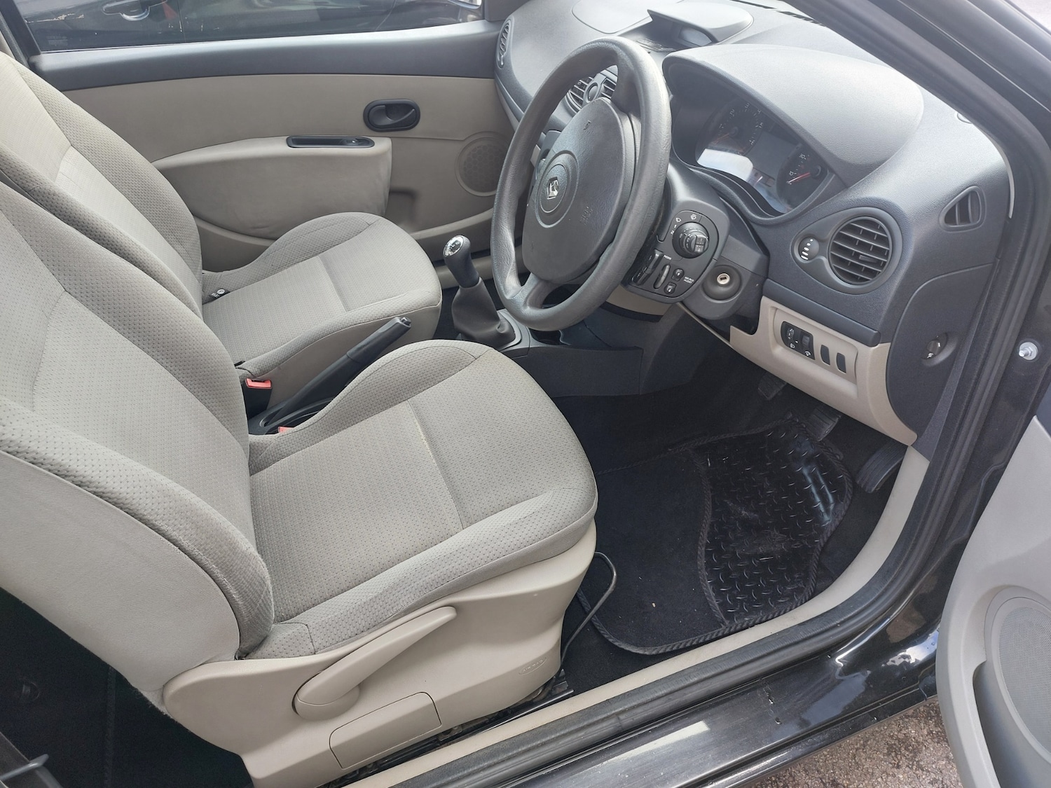 Used Renault Clio 2006 for sale - 76735759: Photo 6