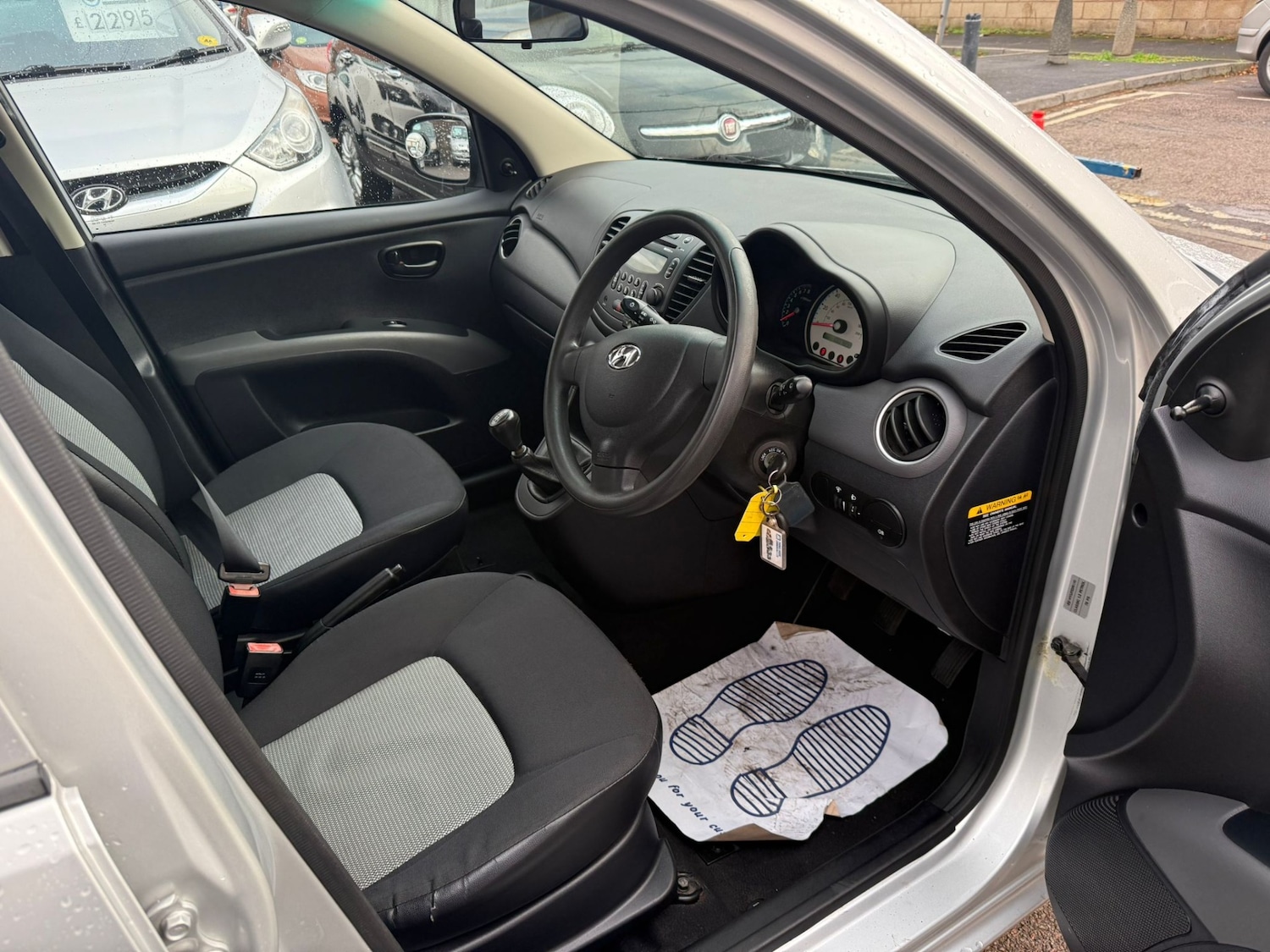 Used Hyundai i10 2010 for sale - 76404842: Photo 5