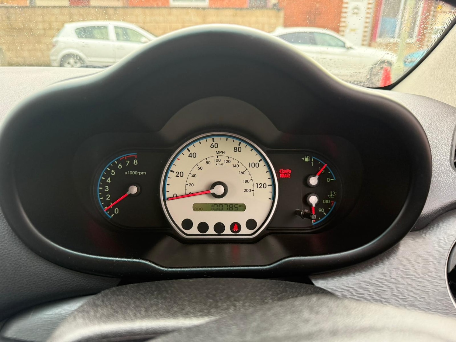 Used Hyundai i10 2010 for sale - 76404842: Photo 8