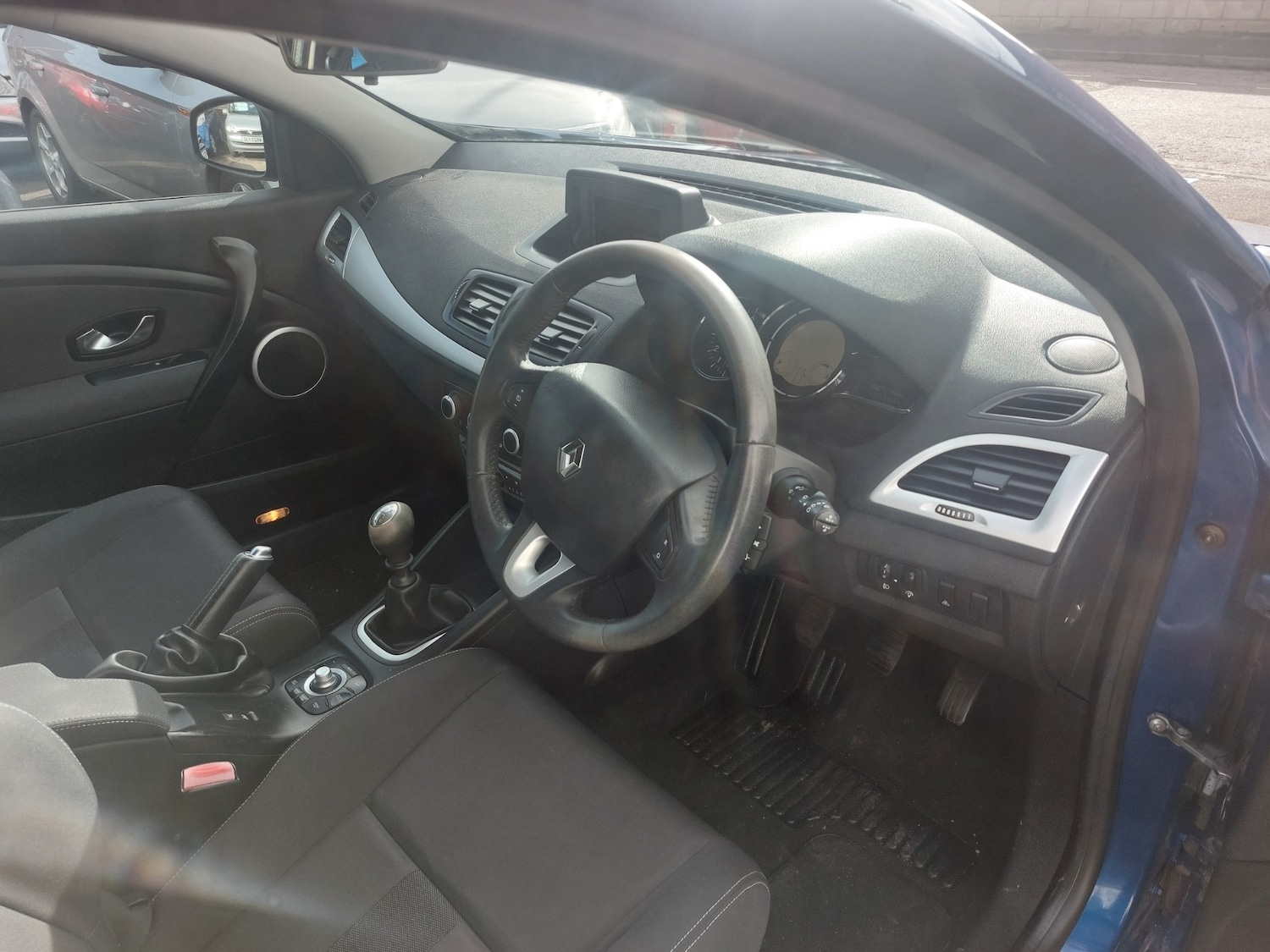 Used Renault Megane 2011 for sale - 77517548: Photo 12