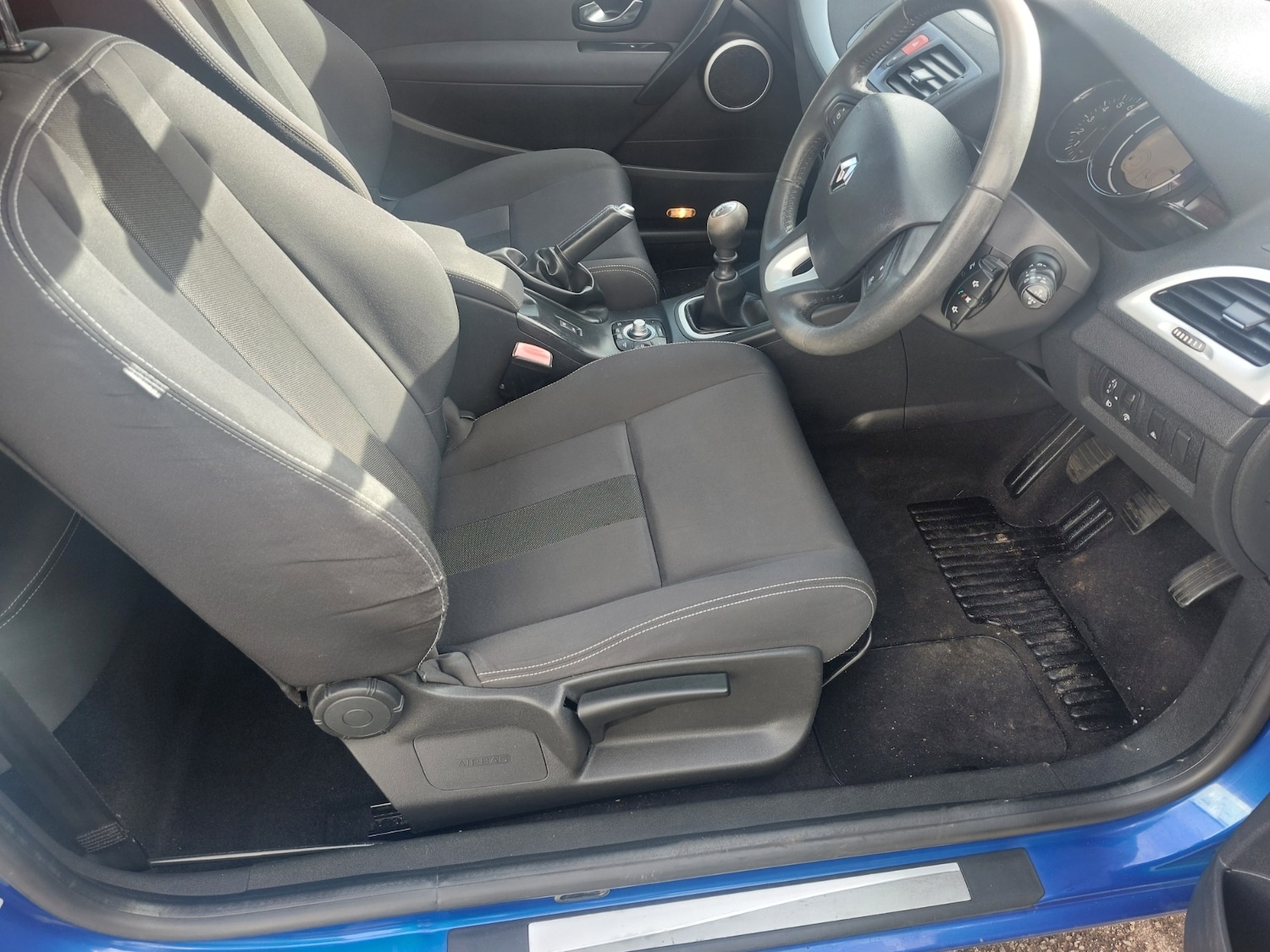 Used Renault Megane 2011 for sale - 77517548: Photo 14