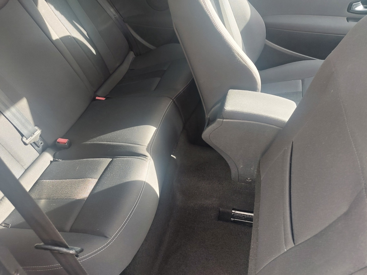 Used Renault Megane 2011 for sale - 77945261: Photo 11