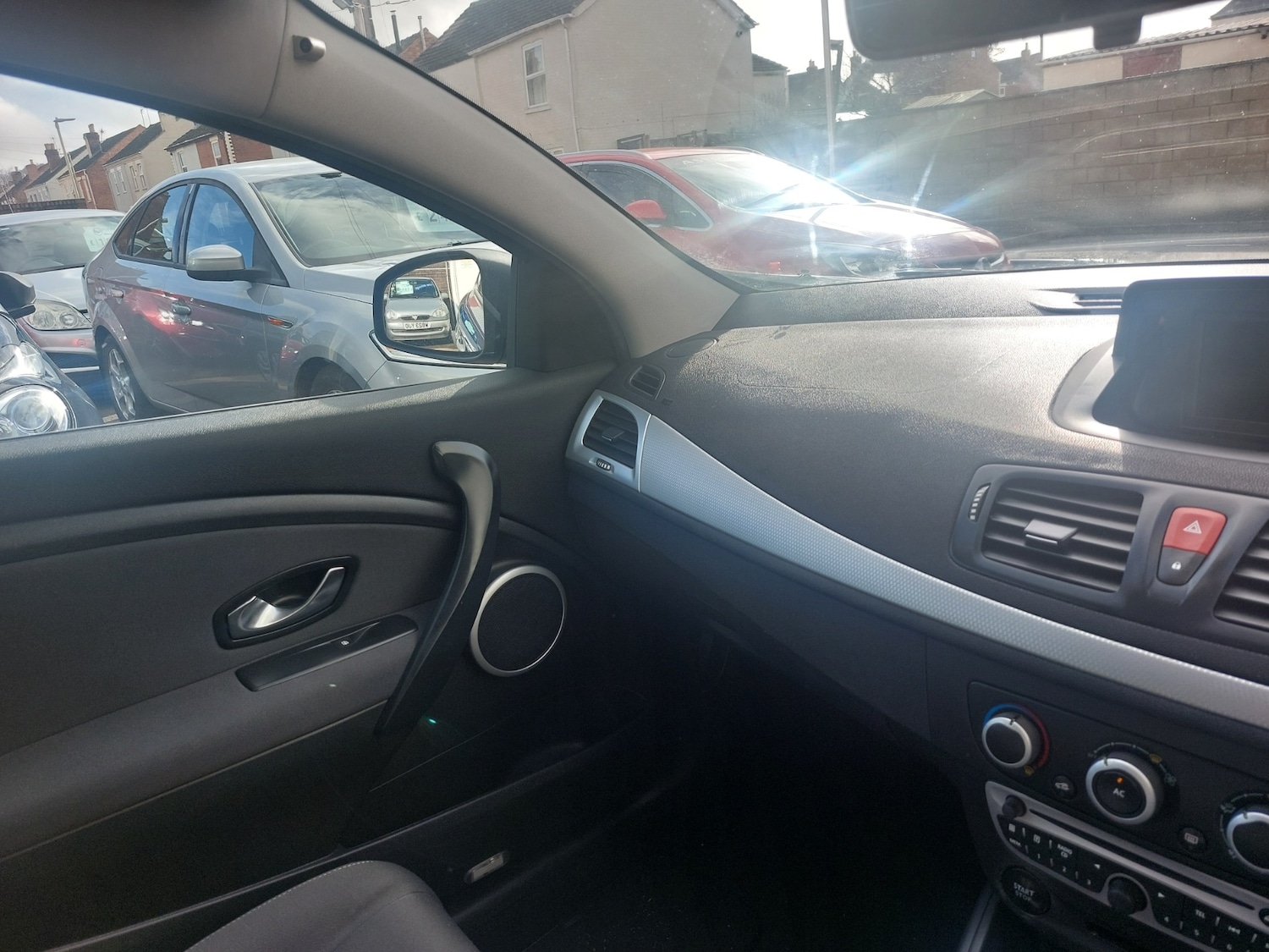 Used Renault Megane 2011 for sale - 77945261: Photo 20