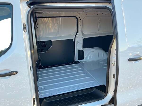 Used Vauxhall Vivaro 2023 for sale - 69872354: Photo 8