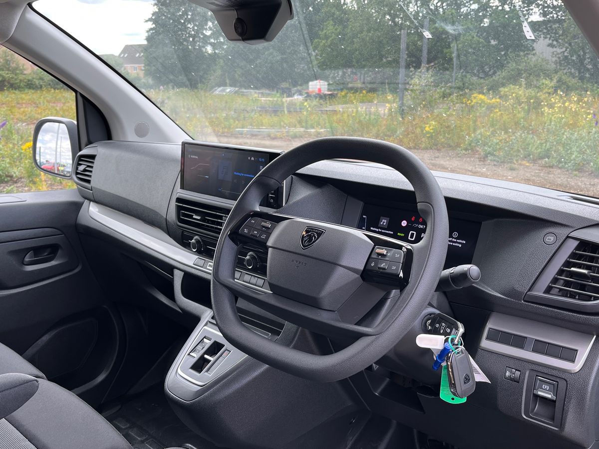 Used Peugeot e-Expert 2025 for sale - 76686952: Photo 5