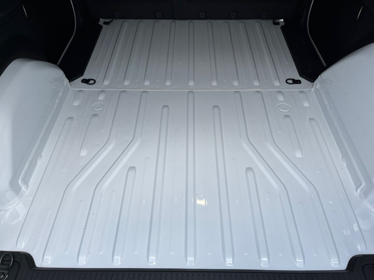 Used Peugeot e-Partner 2024 for sale - 76686950: Photo 11