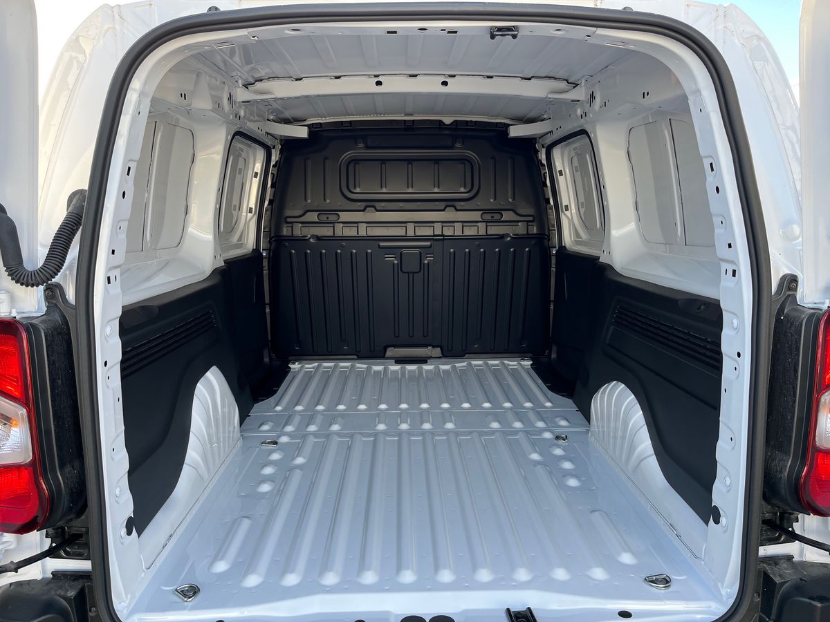 Used Vauxhall Combo Electric 2024 for sale - 76588136: Photo 11