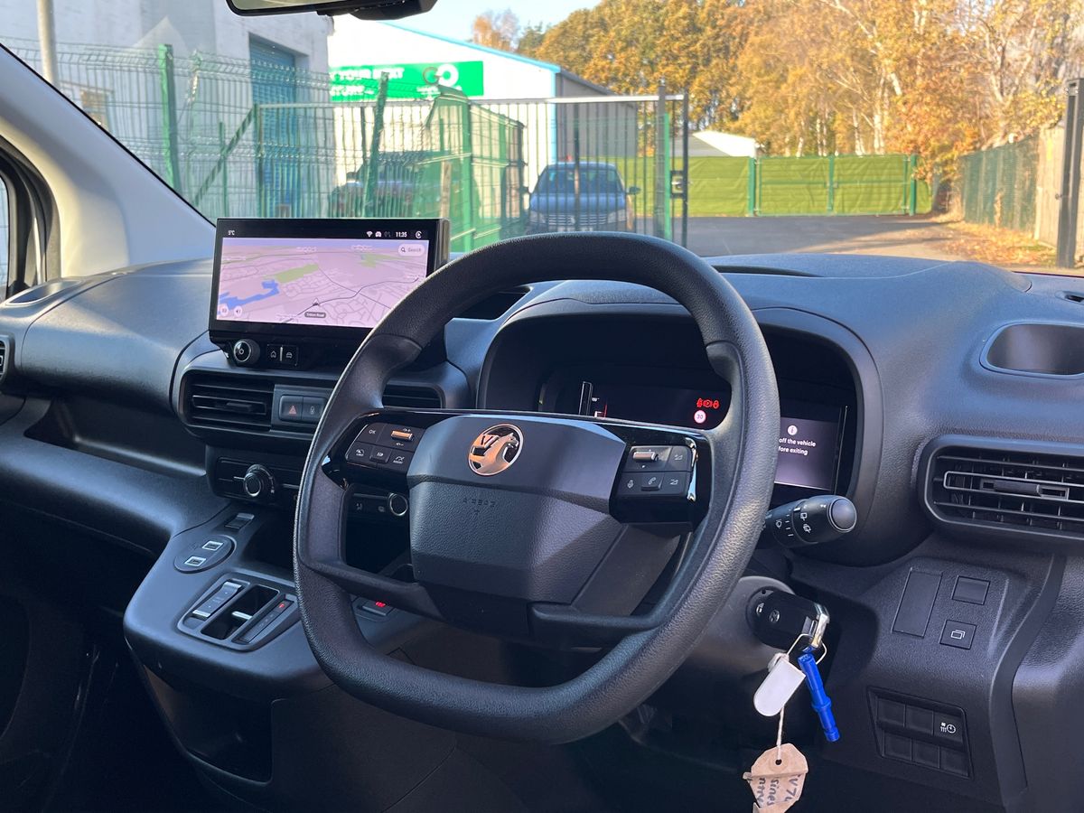 Used Vauxhall Combo Electric 2024 for sale - 76588136: Photo 5