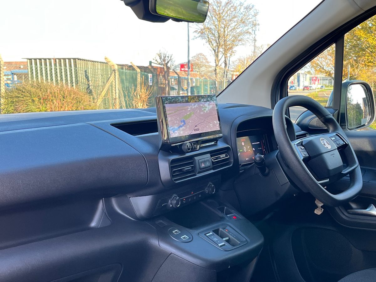 Used Vauxhall Combo Electric 2024 for sale - 76588136: Photo 8